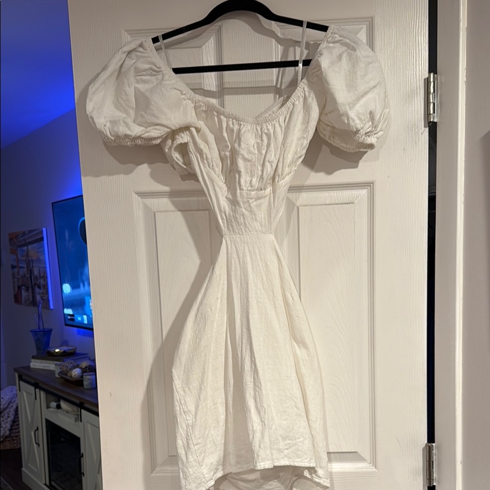 Elegant White Puff Sleeve Dress